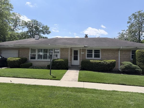 320 N Main Street , Mount Prospect, IL 60056