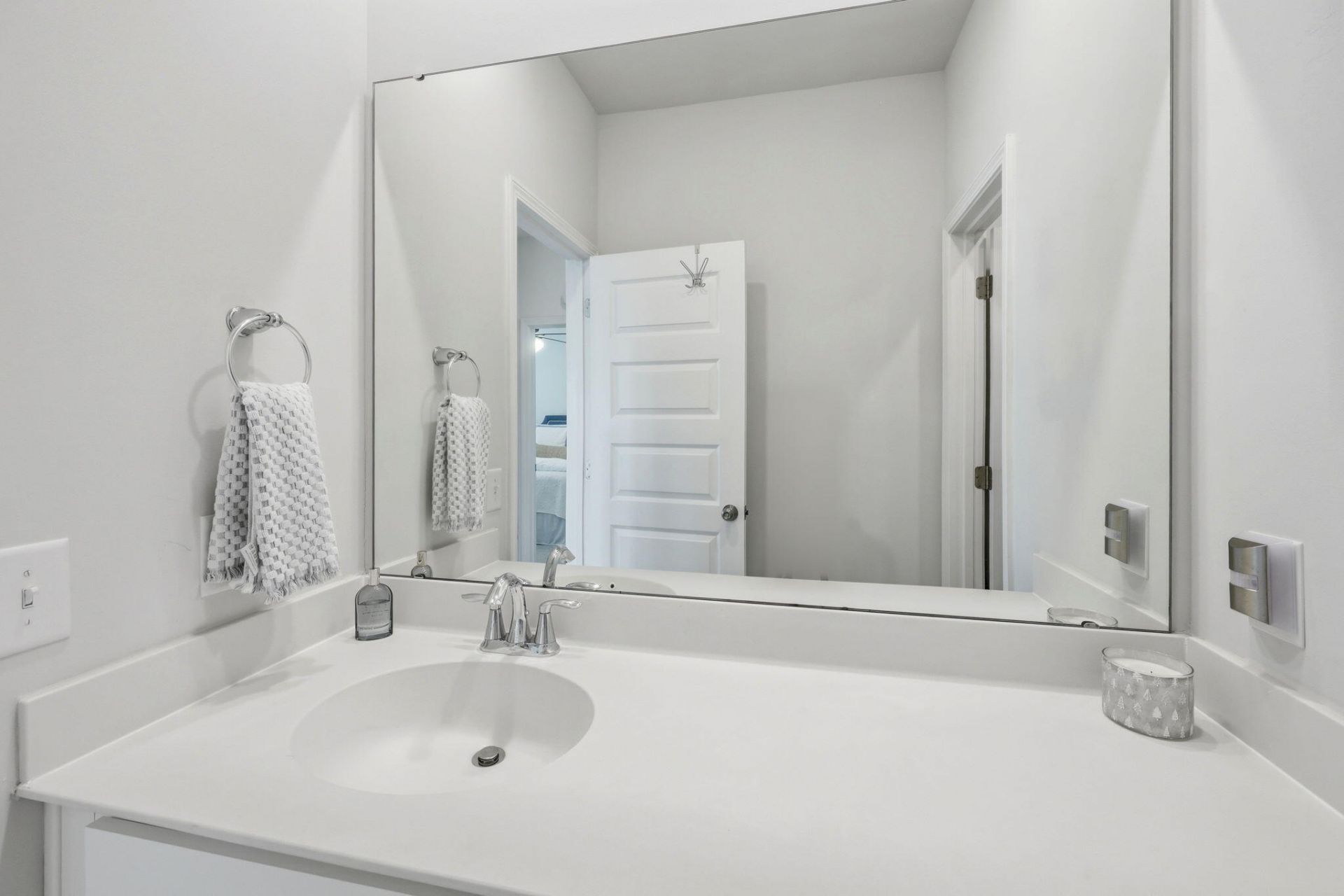 505 North Commodore Way Photo 32