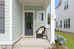 505 North Commodore Way photo 4