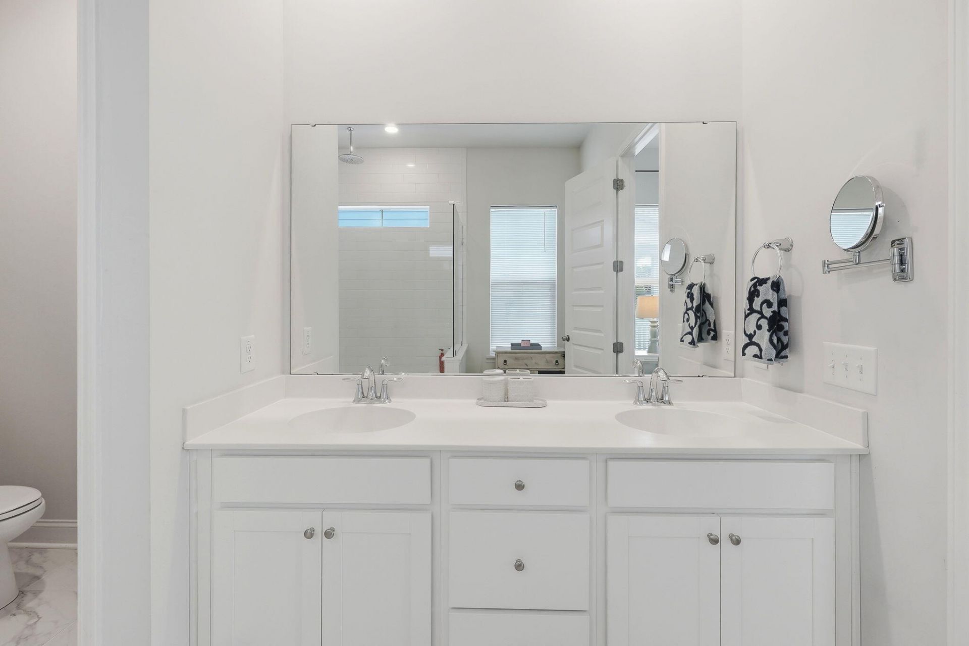 505 North Commodore Way Photo 9