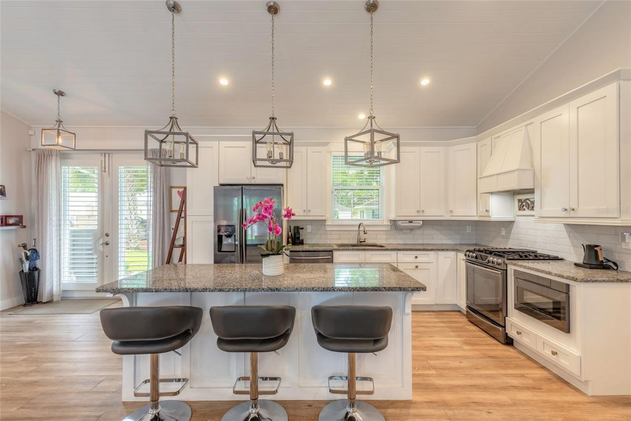1107 S Orange Street , New Smyrna Beach, FL 32168 Photo
