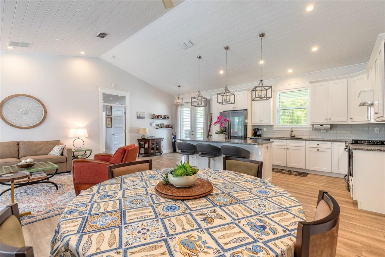 1107 S Orange Street , New Smyrna Beach, FL 32168 Photo