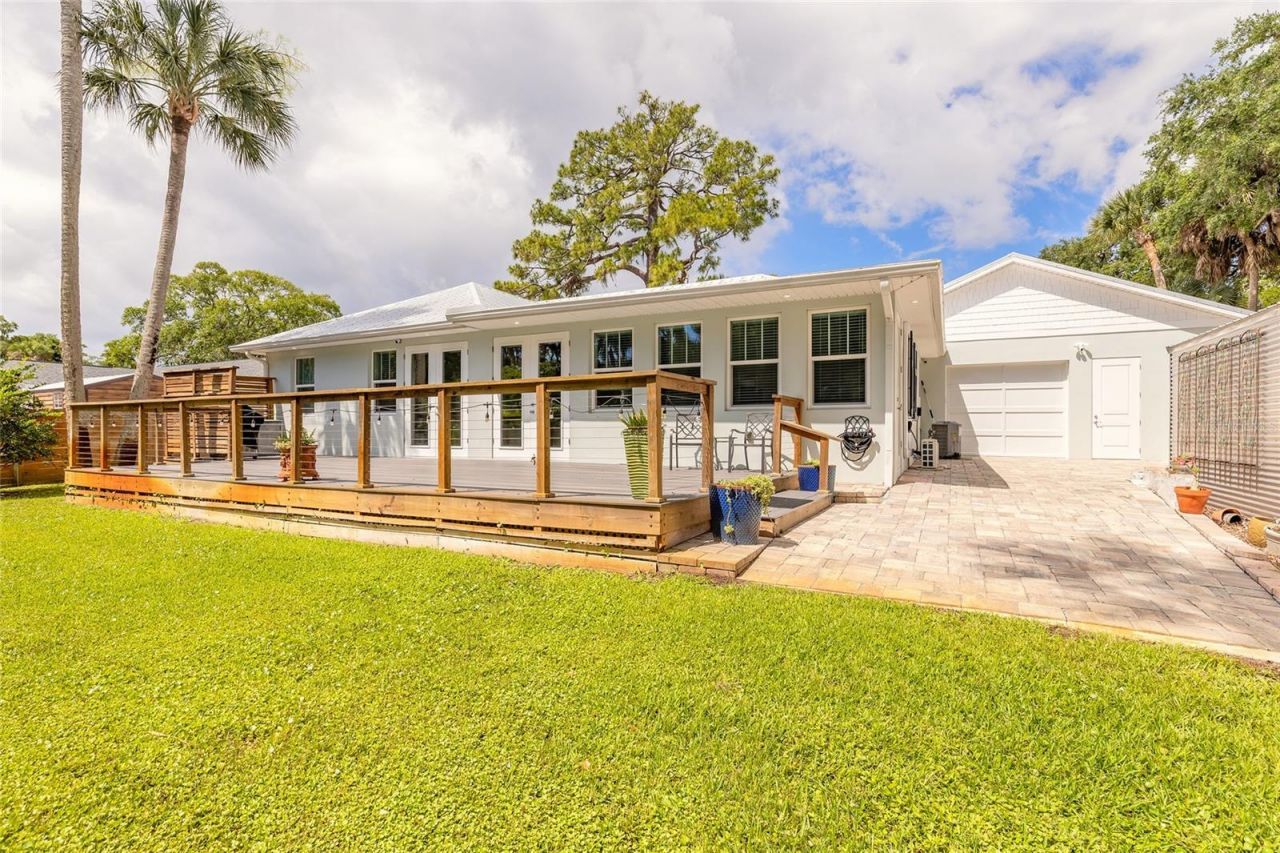 1107 S Orange Street , New Smyrna Beach, FL 32168 Photo