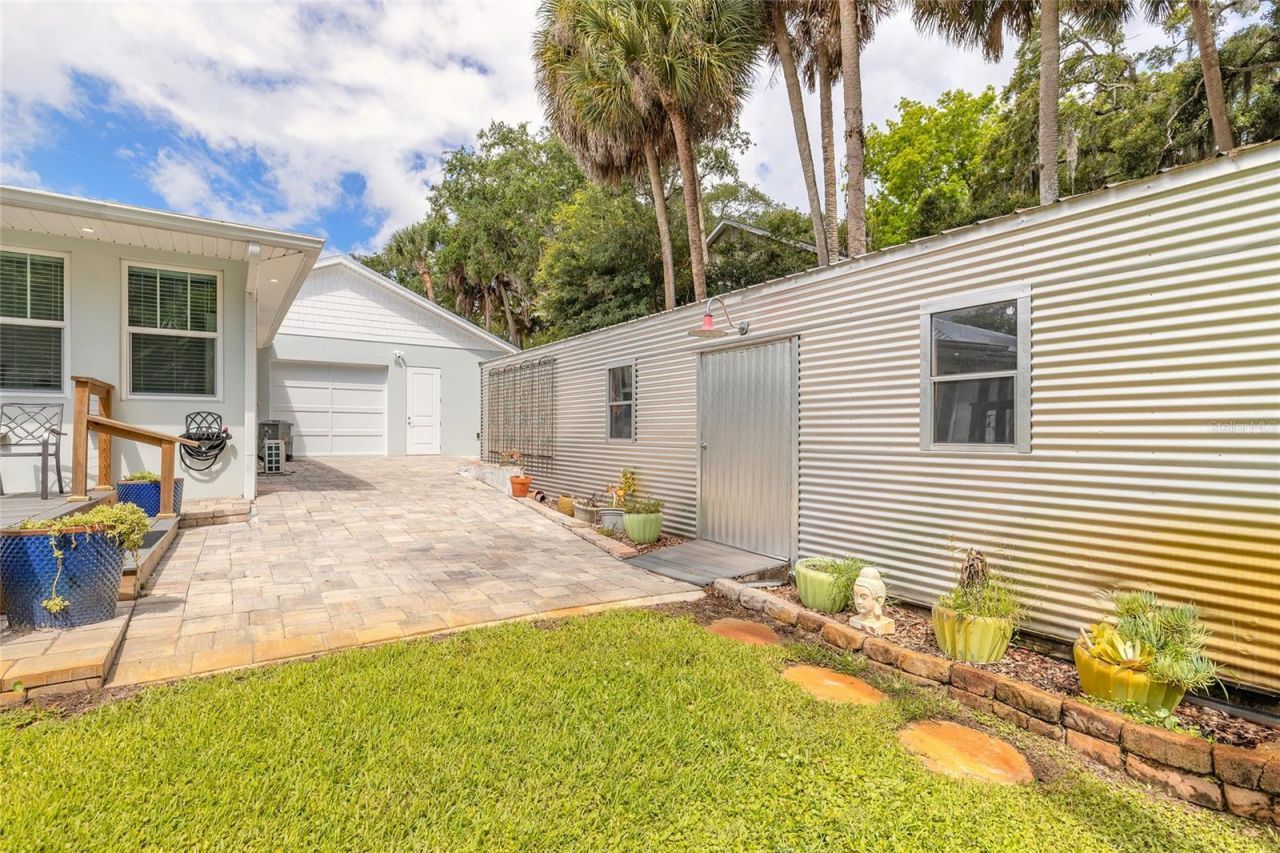 1107 S Orange Street , New Smyrna Beach, FL 32168 Photo