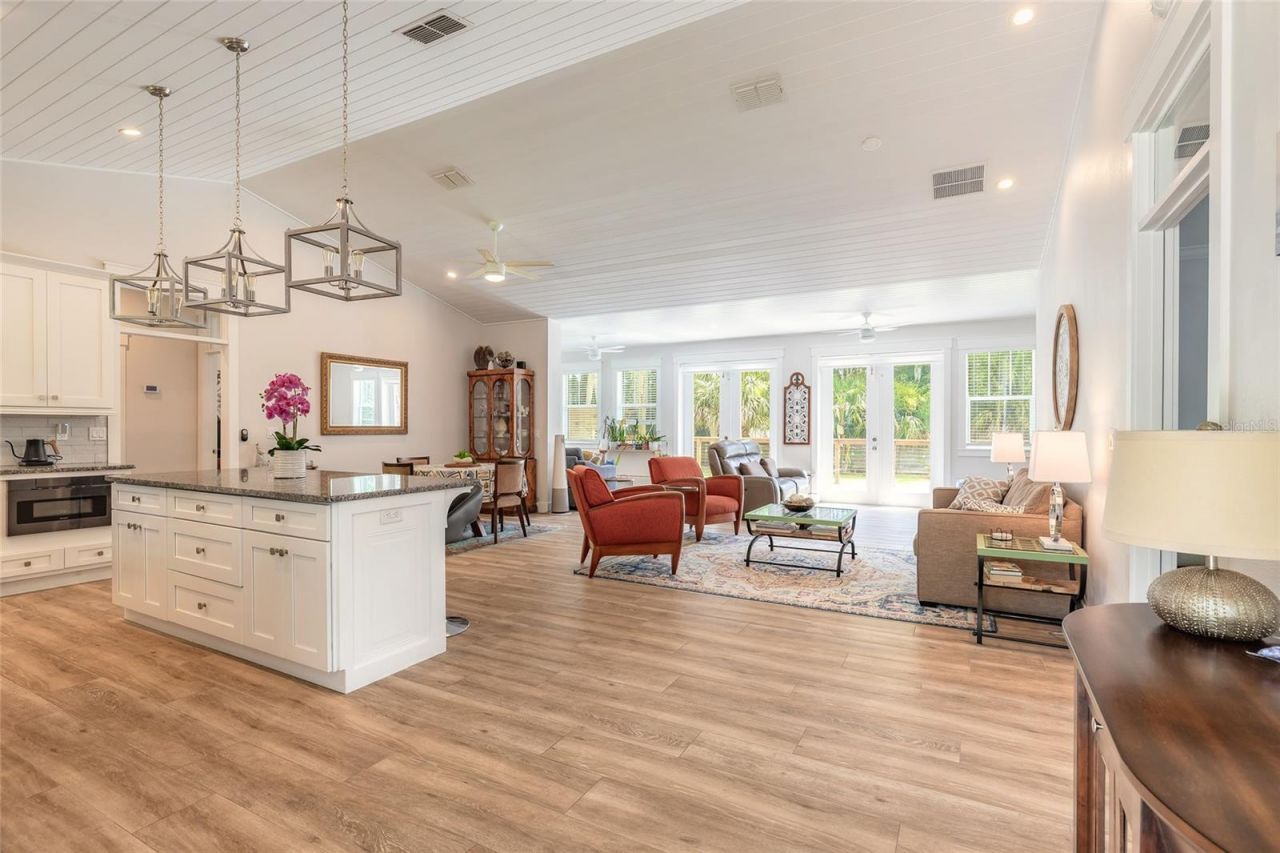 1107 S Orange Street , New Smyrna Beach, FL 32168 Photo