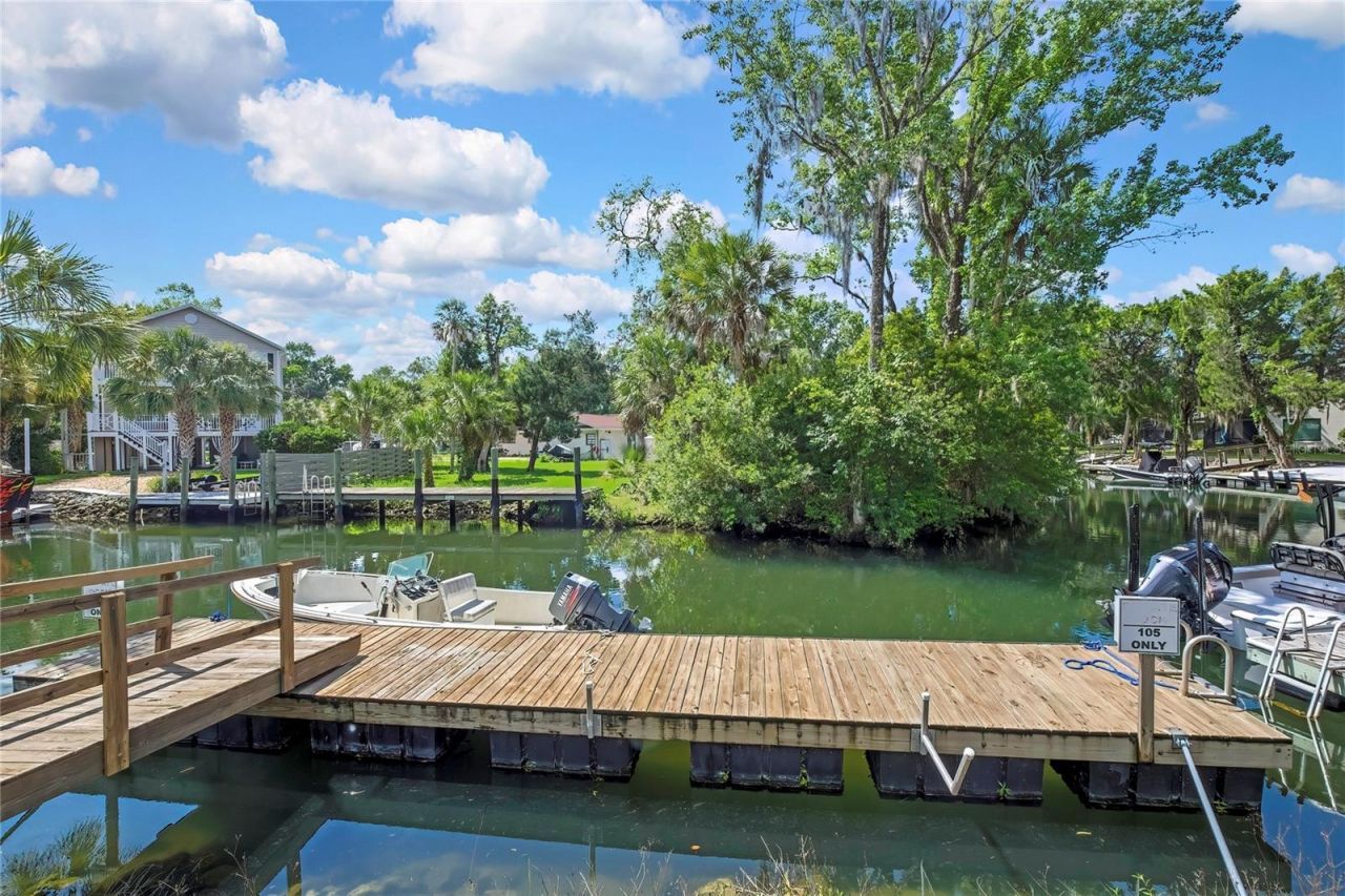 1637 SE Paradise Circle , Unit 106, Crystal River, FL 34429 Photo