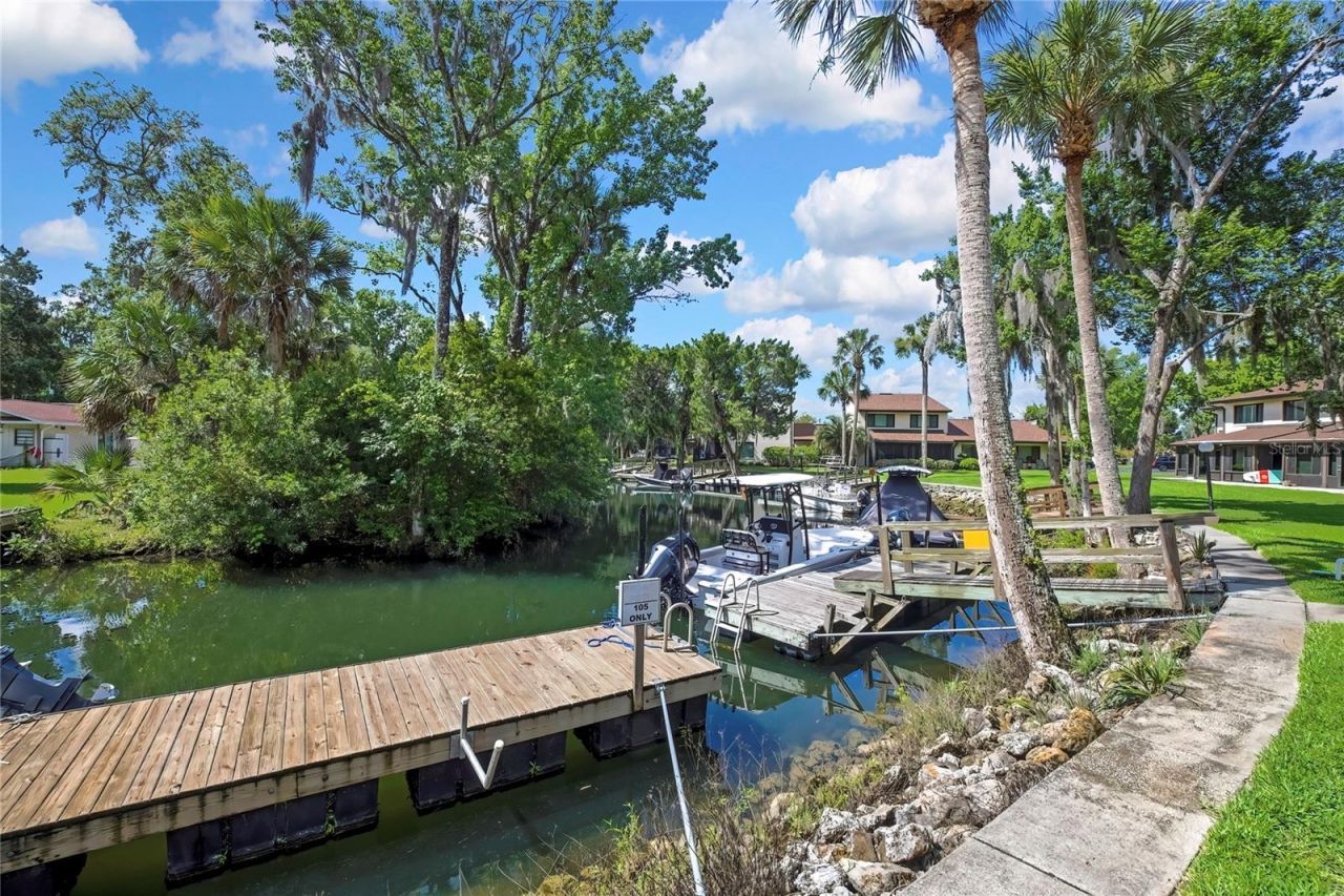 1637 SE Paradise Circle , Unit 106, Crystal River, FL 34429 Photo