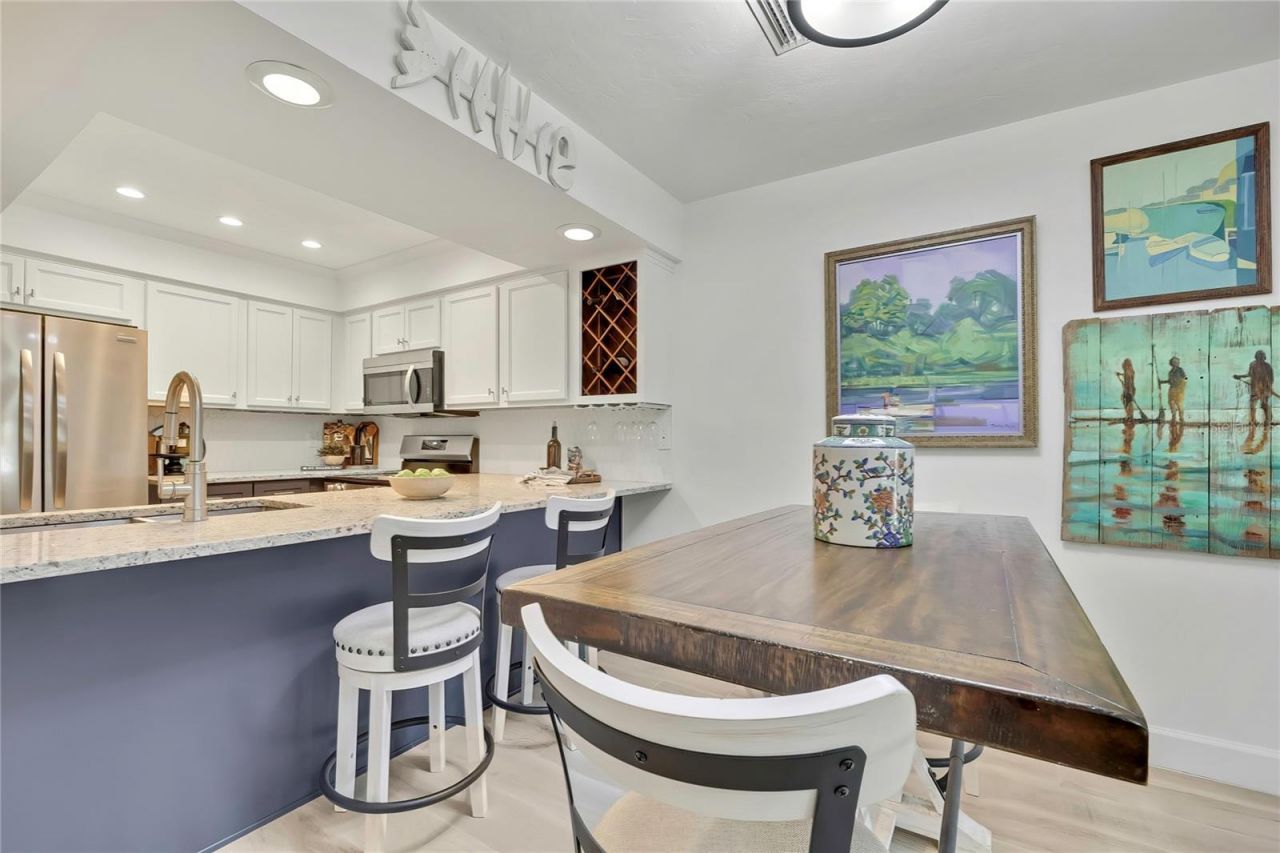 1637 SE Paradise Circle , Unit 106, Crystal River, FL 34429 Photo