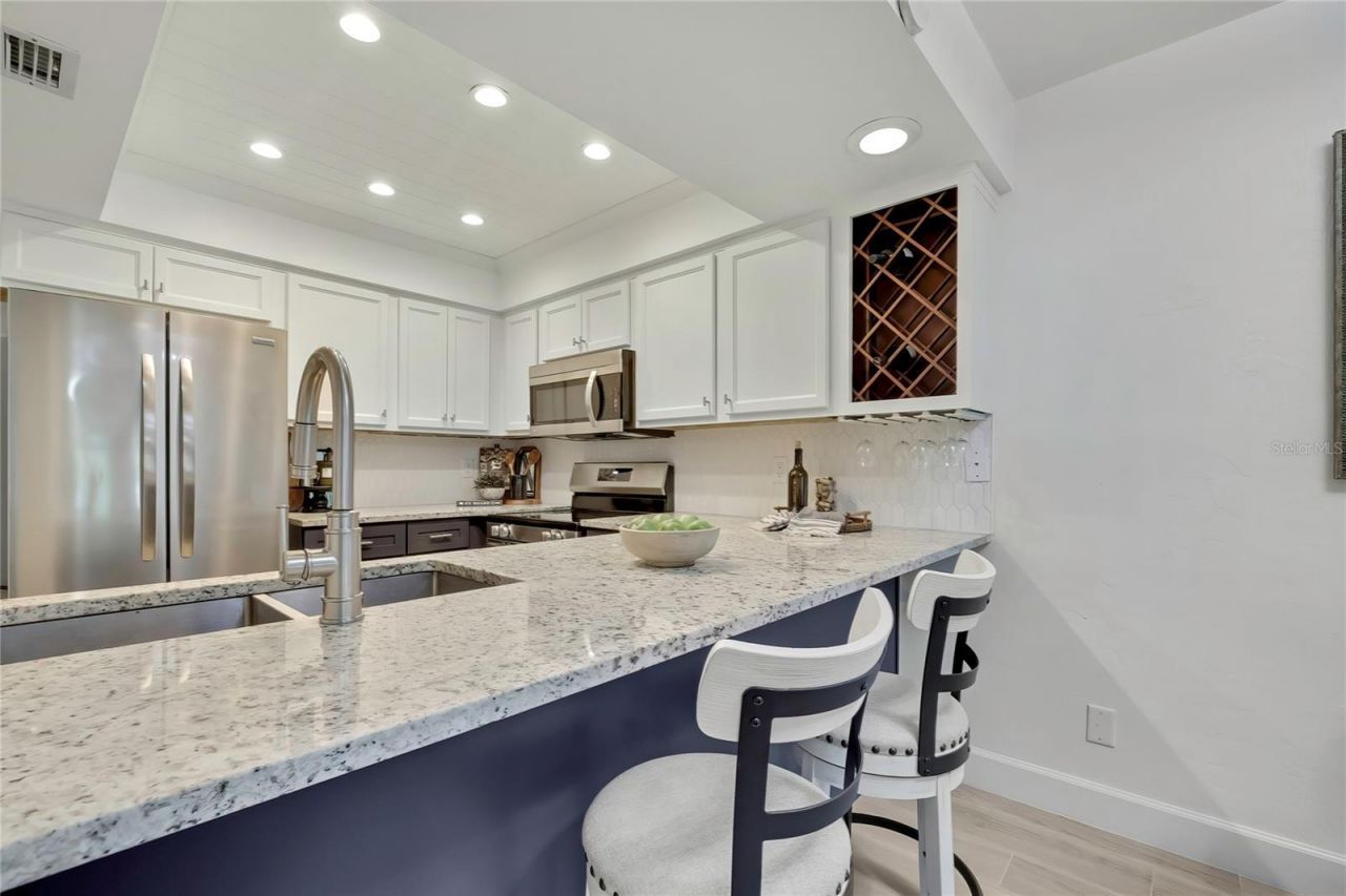 1637 SE Paradise Circle , Unit 106, Crystal River, FL 34429 Photo