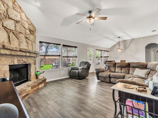 208 Cailin CT, Burnet, TX 78611