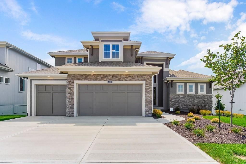 15188 W 168th Place, Olathe, KS 66062 Main Photo