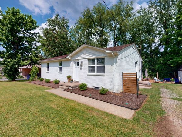 916 Turner Dr , Hartsville, TN 37074