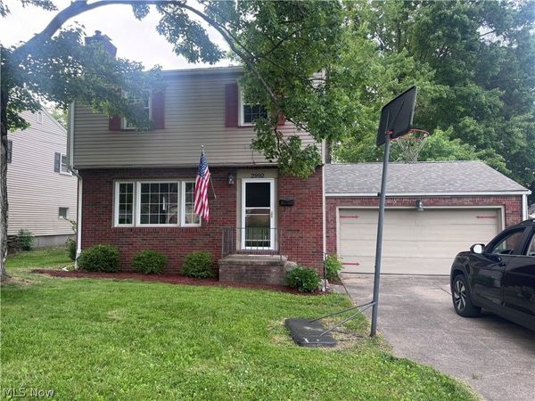 2992 Eldora Drive, Youngstown, OH 44511