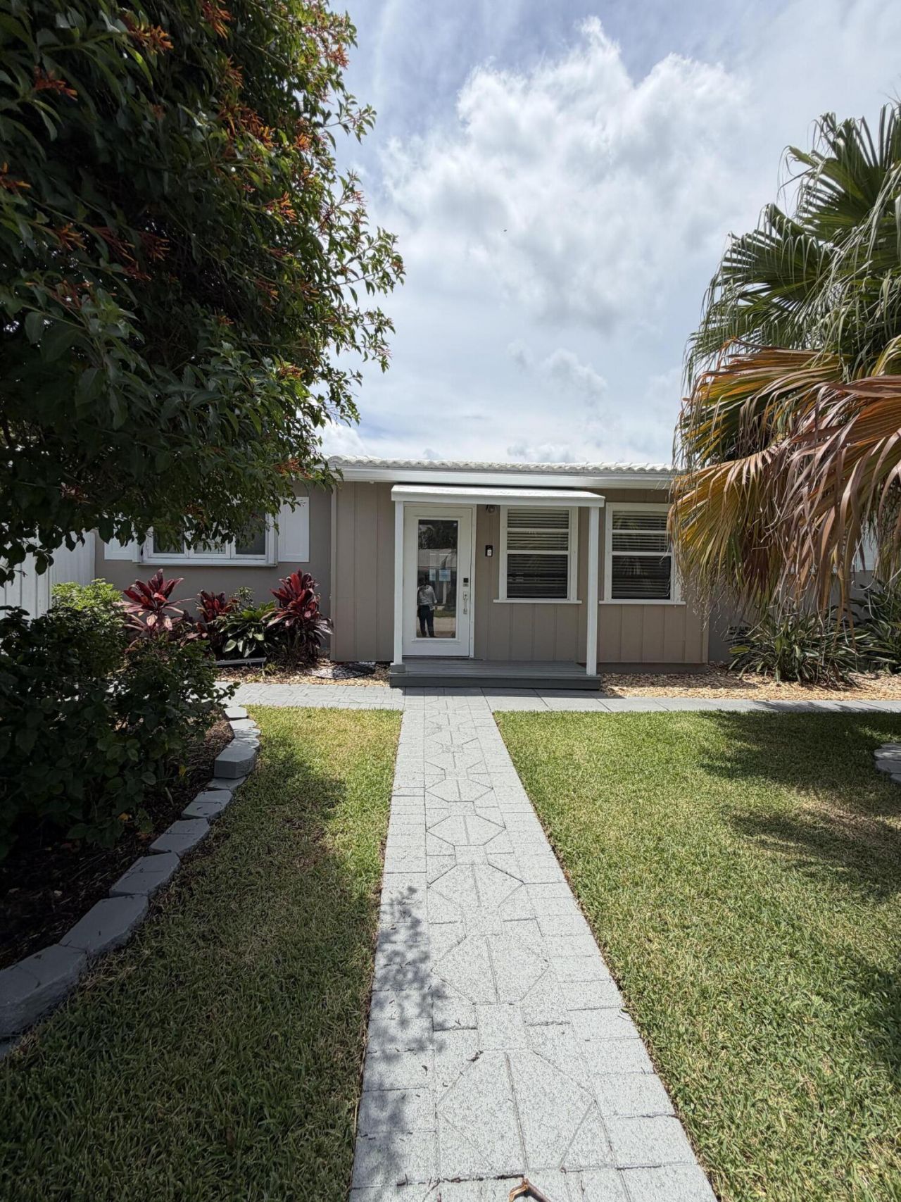 204 S Seacrest Circle, Delray Beach, FL 33444 Photo