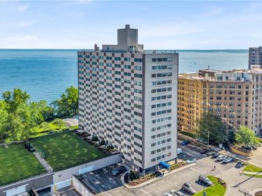 12520 Edgewater Drive, Unit 1005, Lakewood, OH 44107