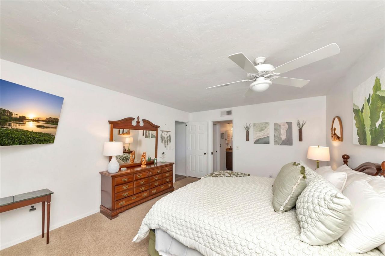 910 Golden Beach Boulevard, Unit 202, Venice, FL 34285 Photo