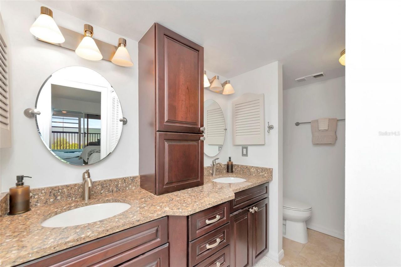 910 Golden Beach Boulevard, Unit 202, Venice, FL 34285 Photo