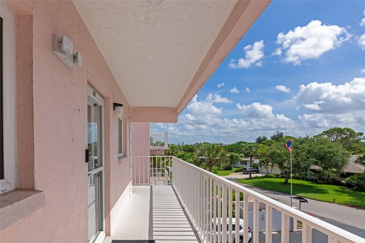 910 Golden Beach Boulevard, Unit 202, Venice, FL 34285 Photo