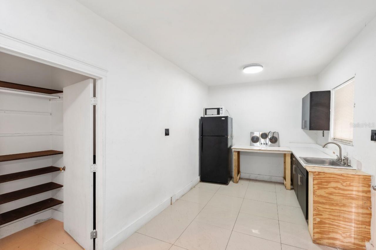 1829 5th, Miami, FL 33125 Photo