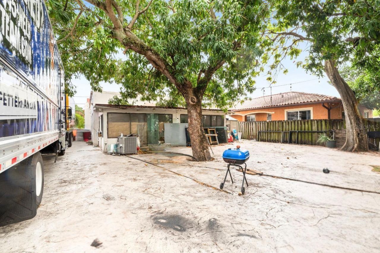 1829 5th, Miami, FL 33125 Photo