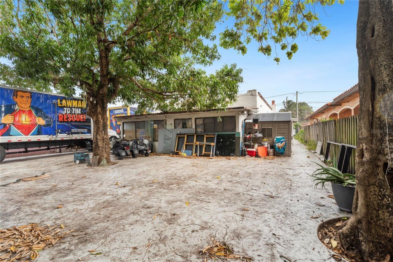 1829 5th, Miami, FL 33125 Photo