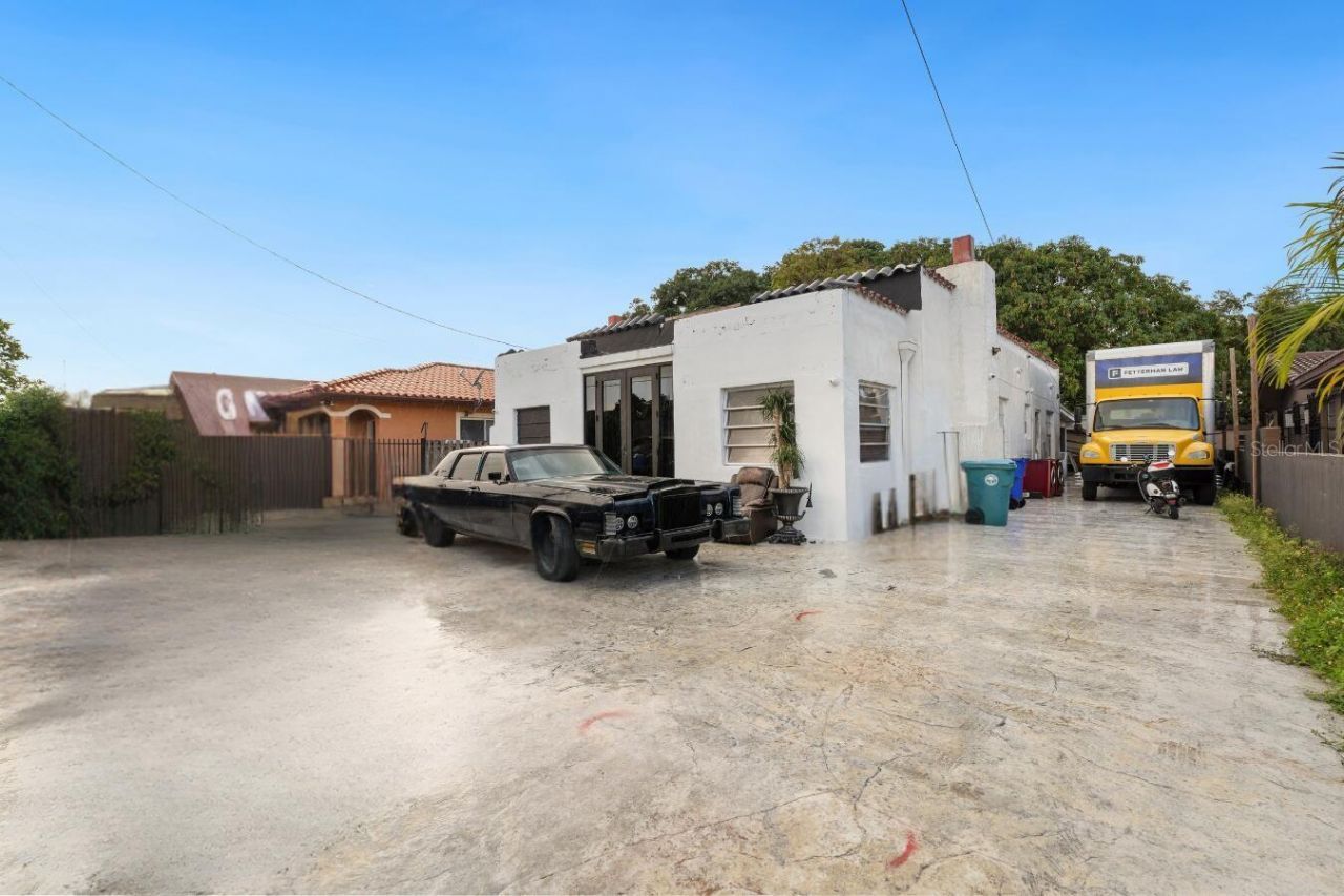 1829 5th, Miami, FL 33125 Photo