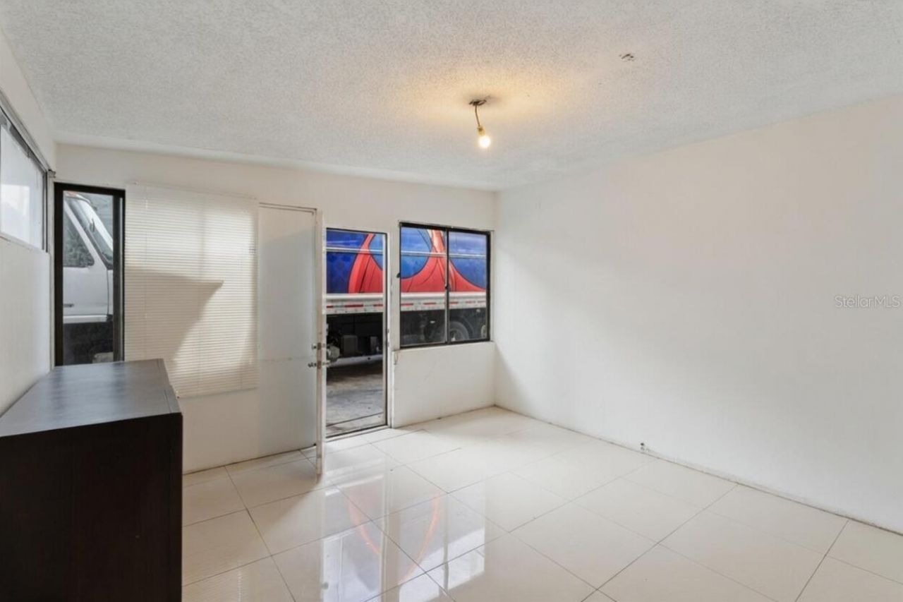 1829 5th, Miami, FL 33125 Photo