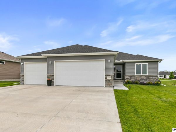 7312 N 49 Street, Lincoln, NE 68514