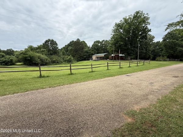 1687 Thaggard Road, Carthage, MS 39051