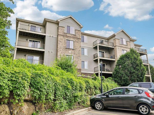 7203 Mid Town Road, Unit 212, Madison, WI 53719