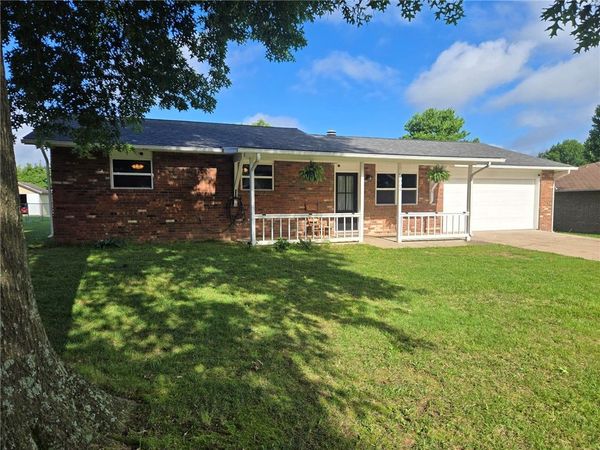 5664 Walden Street , Lowell, AR 72745