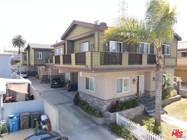 2516 Gates Avenue, Unit B, Redondo Beach, CA 90278