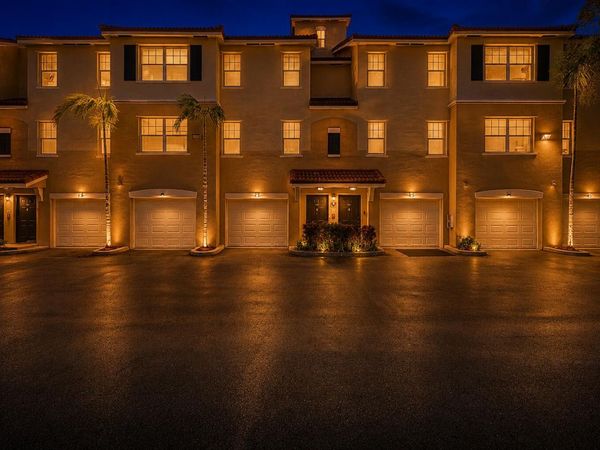5820 W Sample Road, Unit 206, Coral Springs, FL 33067