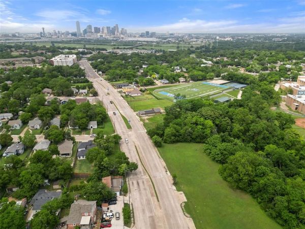 654 S Corinth Street Road , Dallas, TX 75203