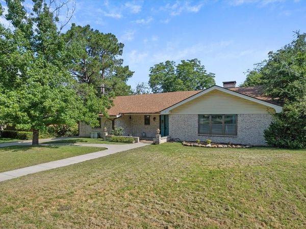 2308 Royal Lane, Greenville, TX 75402