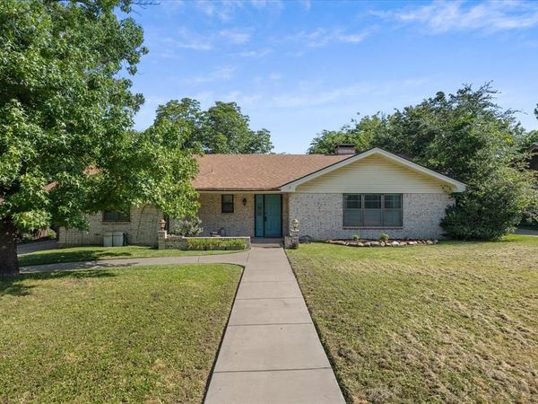 2308 Royal Lane , Greenville, TX 75402
