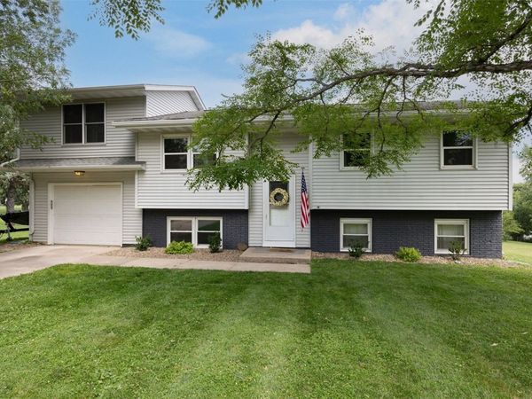3272 Coral Ave NE , Solon, IA 52333