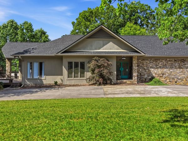401 Pine Bluff Dr , Chattanooga, TN 37412