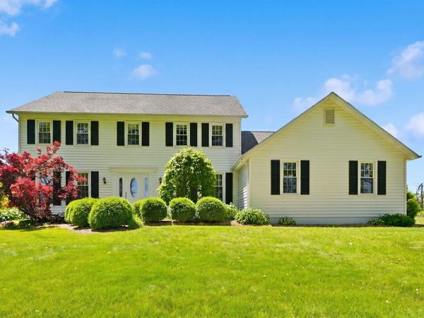 3890 N 650 E, Churubusco, IN 46723