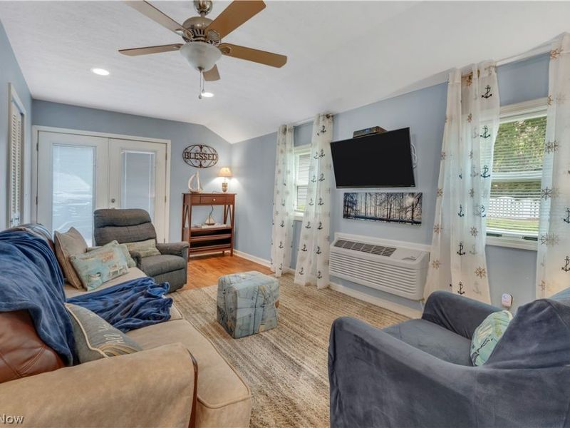 27233 Lake Point Drive, Beloit, OH 44609 Photo 34