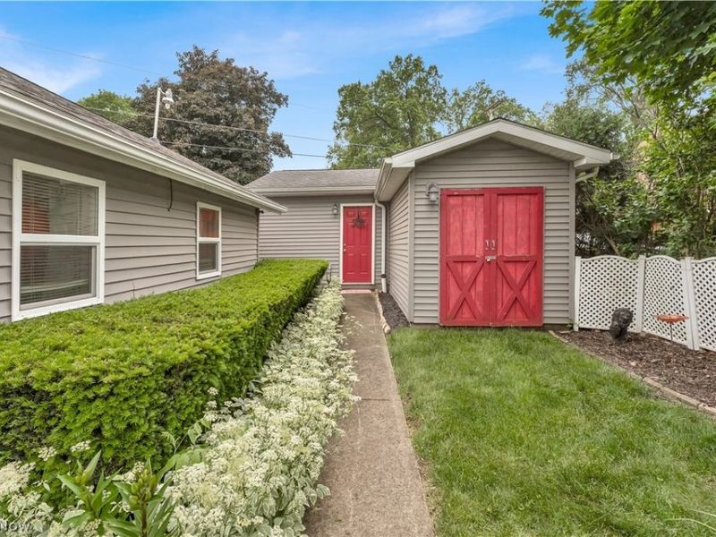 27233 Lake Point Drive, Beloit, OH 44609 Photo 40