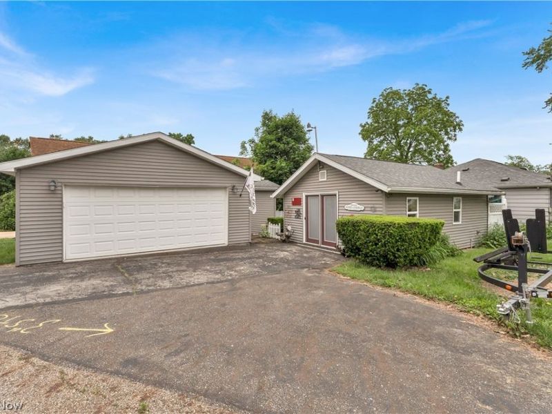 27233 Lake Point Drive, Beloit, OH 44609 Photo 47