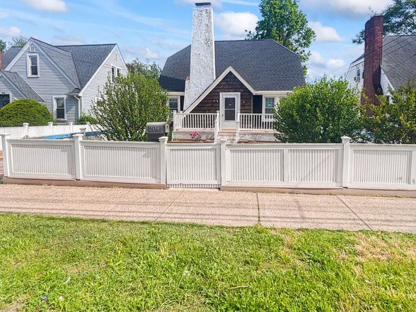 204 Brown, West Haven, CT 06516