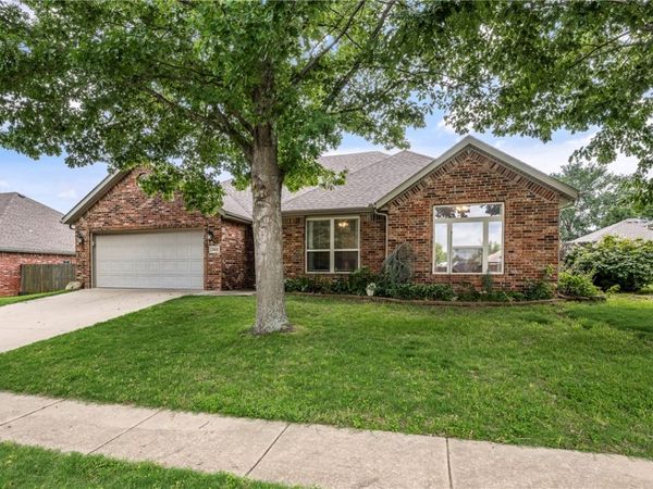 2633 N Shadow Crest Drive , Fayetteville, AR 72704