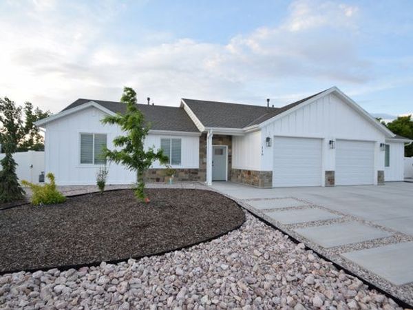 118 W 1100 N, Harrisville, UT 84404