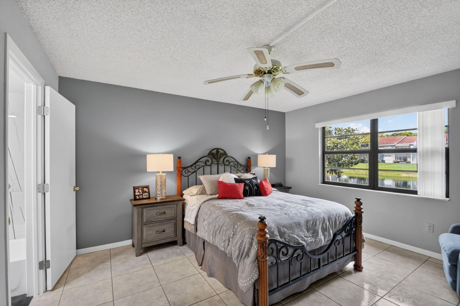 145 Lake Nancy Lane, Unit 128, West Palm Beach, FL 33411 Photo