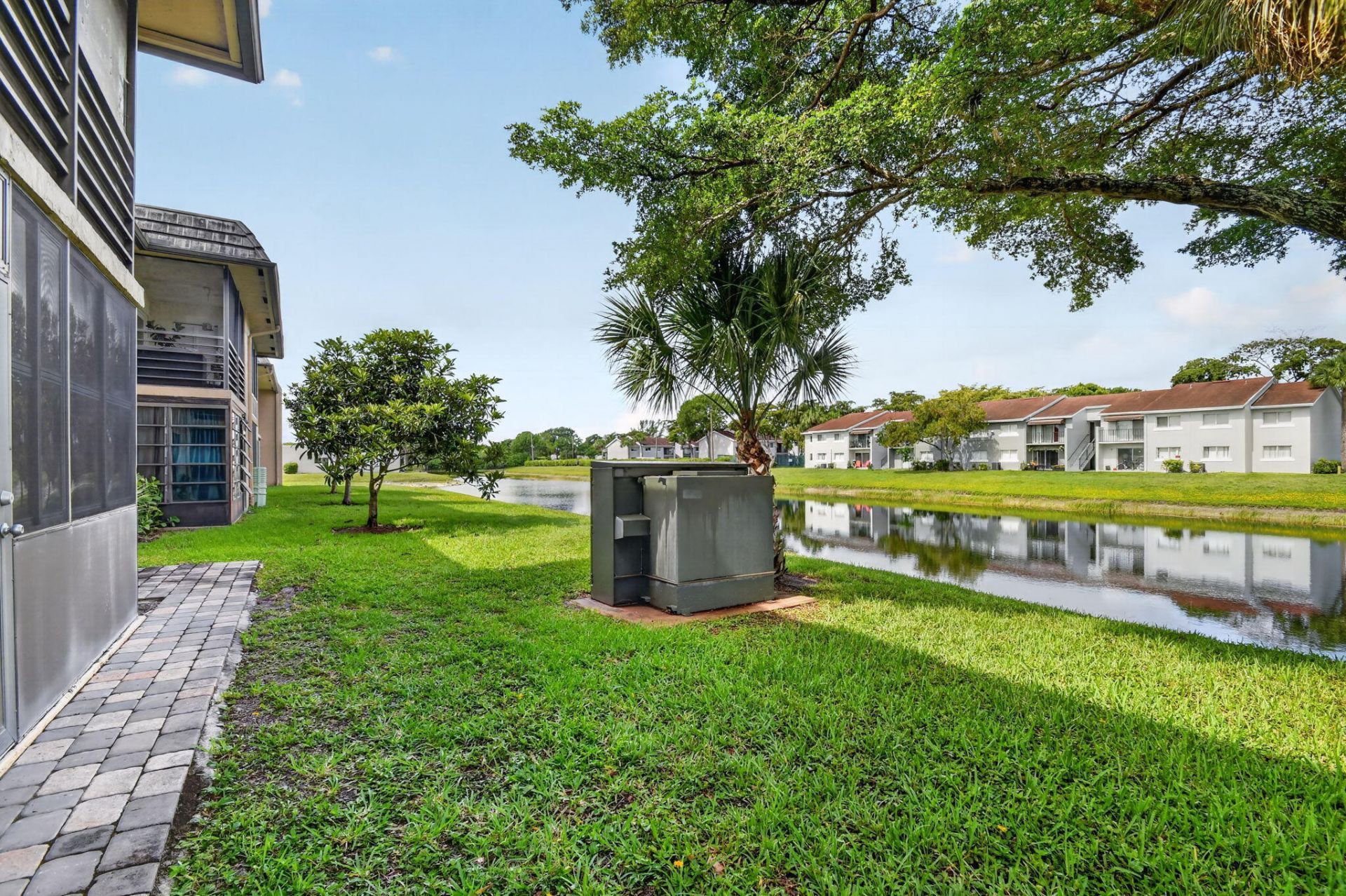 145 Lake Nancy Lane, Unit 128, West Palm Beach, FL 33411 Photo