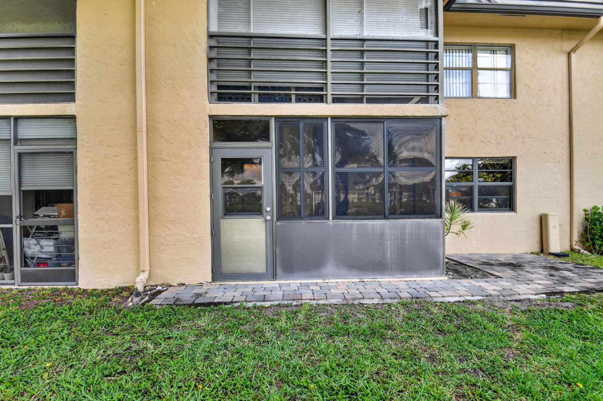 145 Lake Nancy Lane, Unit 128, West Palm Beach, FL 33411 Photo