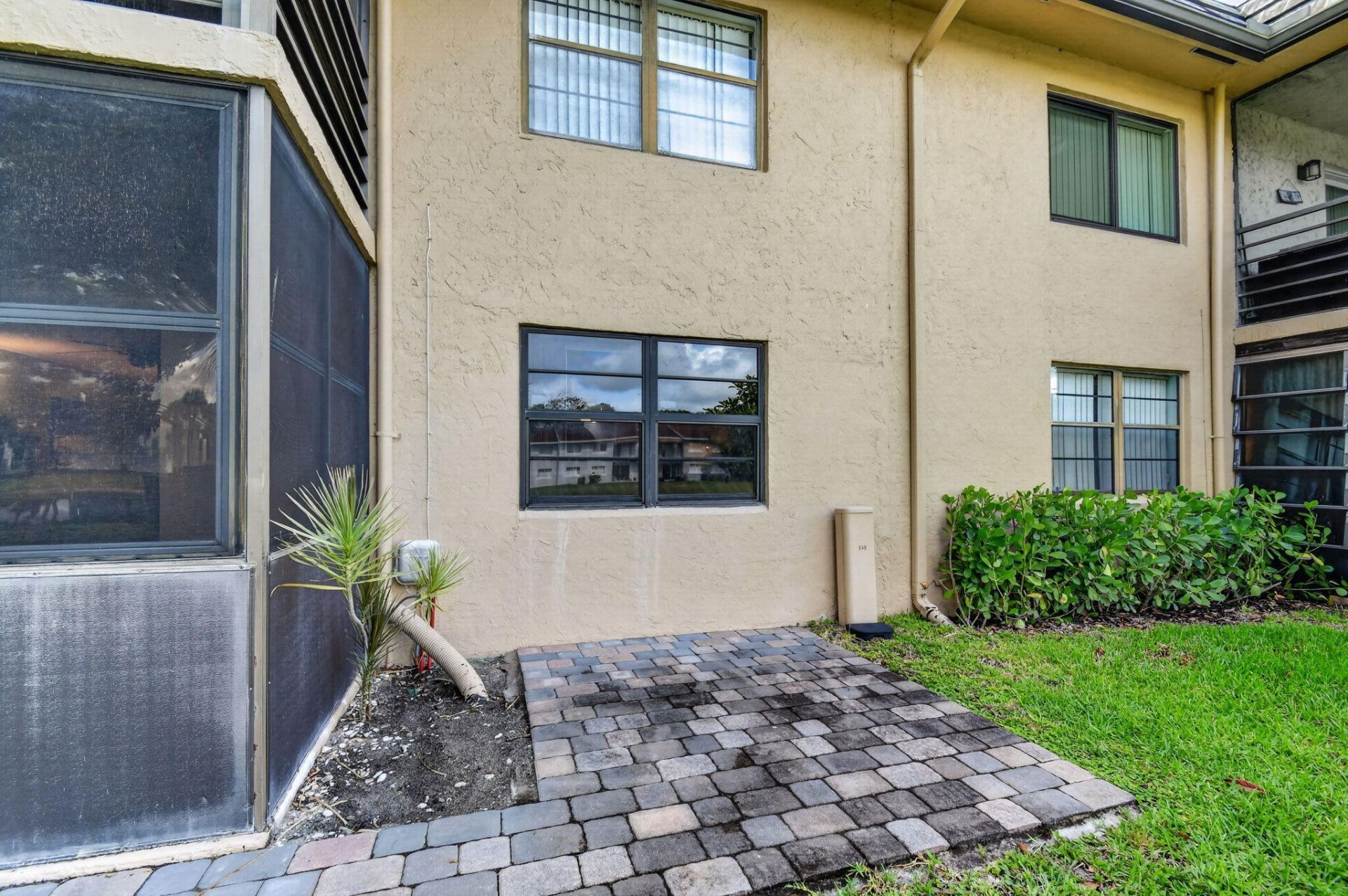 145 Lake Nancy Lane, Unit 128, West Palm Beach, FL 33411 Photo