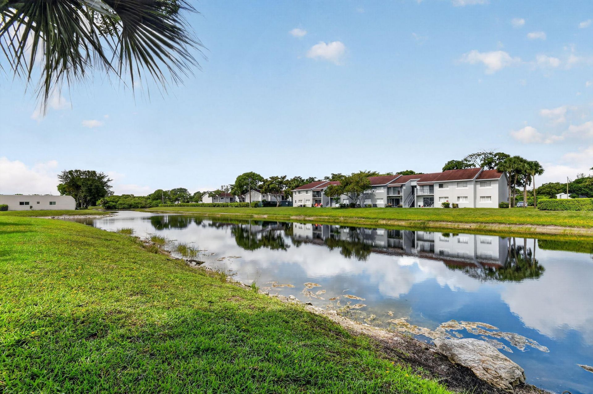 145 Lake Nancy Lane, Unit 128, West Palm Beach, FL 33411 Photo